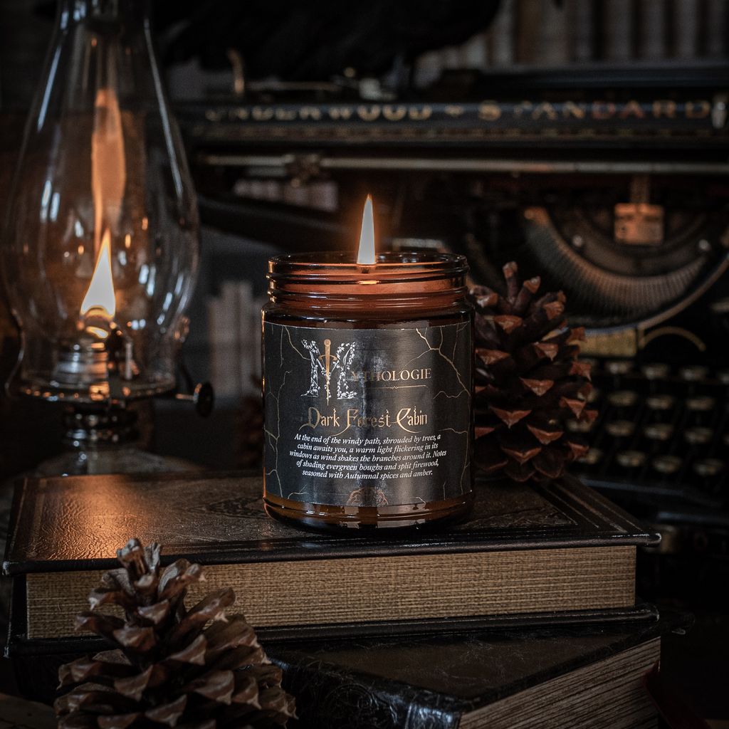Mythologie Candles Dark Forest Cabin